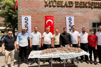 MÜSİAD Eskişehir Şubesi Aşure İkramında Bulundu