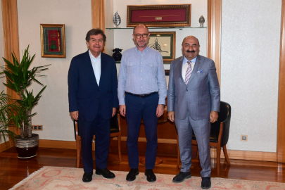 Sarar Şirketler Grubu Rektör Erdal’ı ziyaret etti