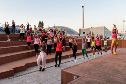 Yaz Aylarında Dans Fit ile Spor Yaptılar