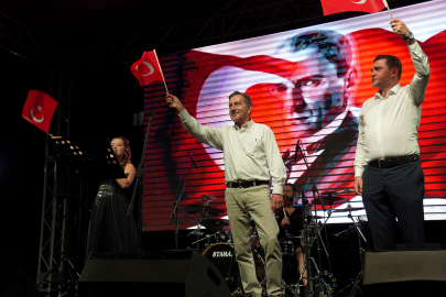 Zafer Bayramı Coşkusu Tepebaşı'nda Yaşandı