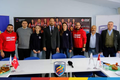 Eskişehir Basket Çağdaş Kolejliler Sahaya Çıkıyor