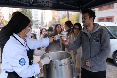 Büyükşehir'den Gençlere Günaydın Çorbası