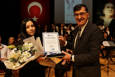 Büyük Halk Ozanı Aşık Veysel Eserleri ve Yaşamı İle Anıldı