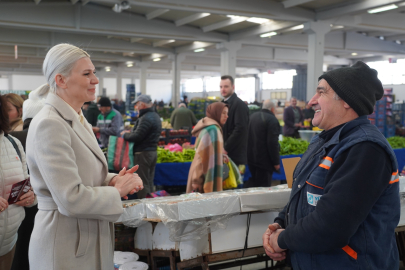 Başkan Subaşı Pazar Esnafı ve Vatandaşları Dinledi