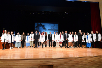 Geleceğin Eczacı Adayları Beyaz Önlüklerini Giydi