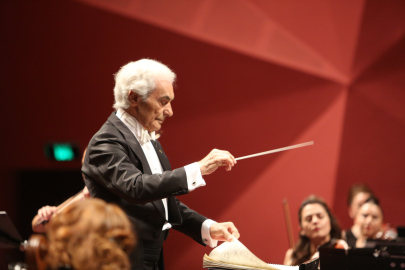 Şef Gürer Aykal'dan Muhteşem Konser