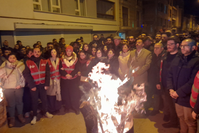 CHP Eskişehir İl Gençlik Kolları Demokrasi Nöbetine Başladı