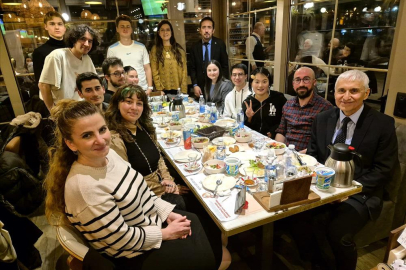 Rektör Özcan Uluslararası Öğrencilerle İftarda Bir Araya Geldi