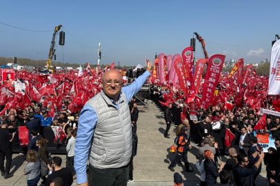 CHP’li Çakırözer Maltepe Meydanı’ndan Eskişehirlilerin Bayramını Kutladı
