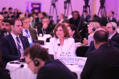 Sorunları Demokrasi İle Çözeceğiz