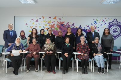 Kadınlara Sertifikaları Verildi
