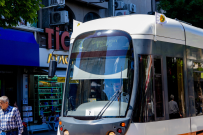 Tramvay ve Otobüslerde Eskişehirspor Bayrakları