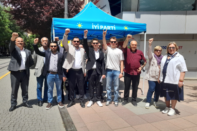 Biz Her Zaman Olduğu Gibi Cumhuriyet'ten Yanayız
