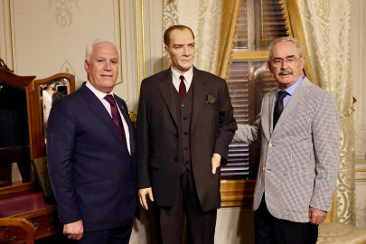 Atatürk’ün Balmumu Heykeli, Hünkâr Köşkü’nde Sergileniyor