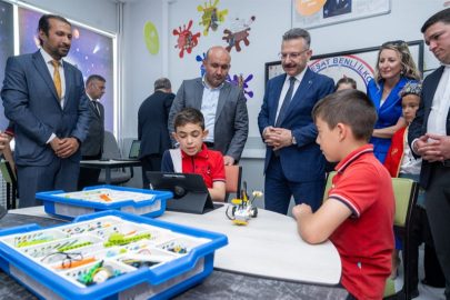 Vali Aksoy ''Yapay Zeka Atölyesi'' ve ''Üreten Okul Bahçesi'' Açılışına Katıldı