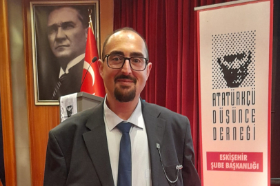 Atatürk'ü Silmek Tarihe Meydan Okumaktır!