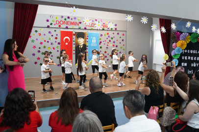 Tepebaşı Miniklerinin Mezuniyet Sevinci