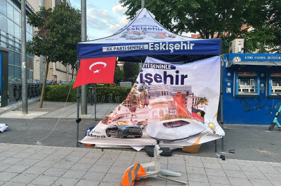 AK Parti Seninle Eskişehir Çadırına Çirkin Saldırı