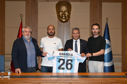 Anadolu Üniversitesi Spor Kulübü Futbol Şubesi Devredildi