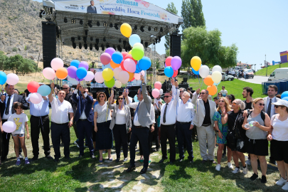 Festivale Görkemli Açılış