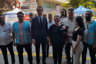 Anahtar Parti'den Aşure İkramı