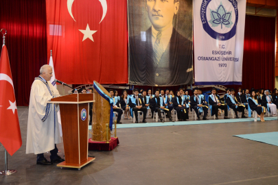 ESOGÜ Diş Hekimliği Fakültesi 2025 Mezunlarını Verdi