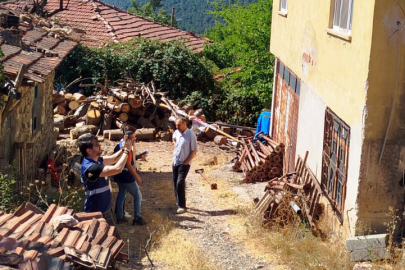 Tepebaşı Belediyesi Ekipleri Deprem Bölgesinde