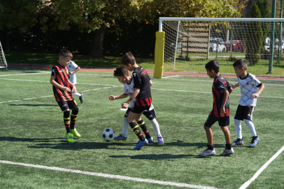 Mini Minikler Futbol Şenliği Start Aldı