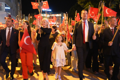 Bilecikliler Zafer Bayramını Coşkuyla Kutladı