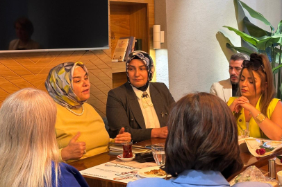 AK Parti Eskişehir İl Kadın Kolları Kadın Muhtarlarla Buluştu