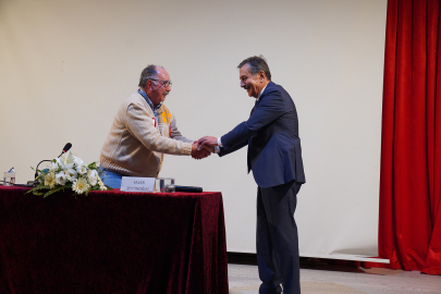 Yazar Yaver Zeytinoğlu’ndan Kitap İmza Günü Ve Söyleşi