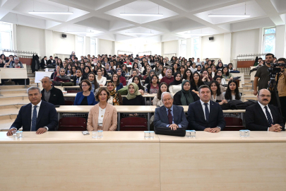Hukuk Fakültesi'nde İlk Ders  “Devlet Kavramı”