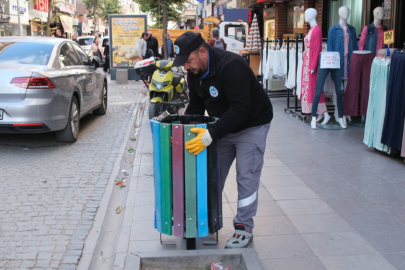 Plastik Atıklar Çöp Kovalarına Dönüşüyor