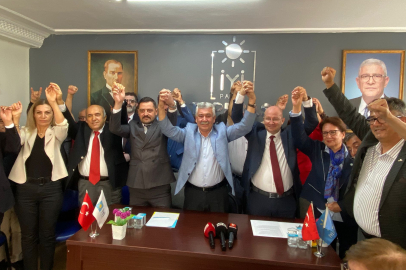 İYİ Parti Tepebaşı'nda Bayrak Değişimi