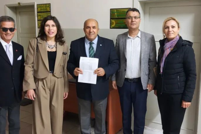 İYİ Parti Odunpazarı İlçe Başkanı Gürol Yer Mazbatasını Aldı