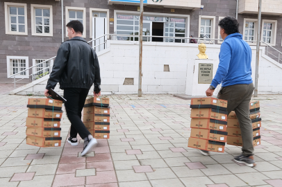 ETO'dan 600 Öğrenciye Kışlık Ayakkabı Yardımı