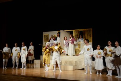 Kibarlık Budalası Tiyatroseverlerle Buluştu