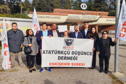 Atatürk’ü Unutturmaya Çalışanlara İzin Vermeyeceğiz!