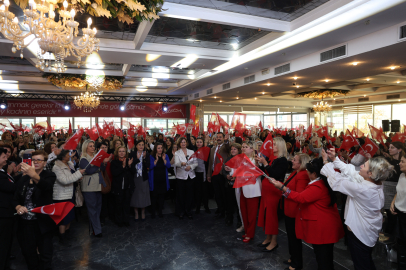 Başkan Ünlüce Kadınlarla Bir Araya Geldi