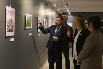 40 Yıllık Arşiv Sanatseverlerle Buluştu