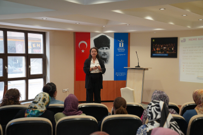 Kursiyerlere Kadın Sağlığı Seminerleri Sürüyor