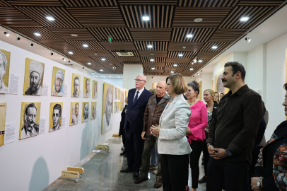 Atatürk'ün İzlerini Taşıyan Sergi Açıldı