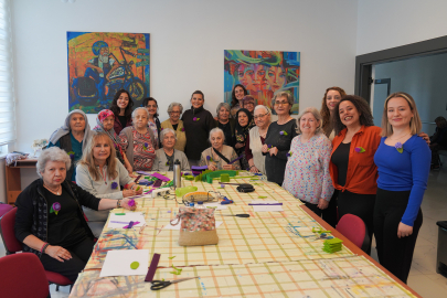 Dayanışmanın Sembolü Olarak Keçeden Broş Yaptılar