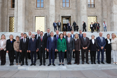 CHP Eskişehir İl Yönetimi Genel Başkan Özgür Özel'i Ziyaret Etti