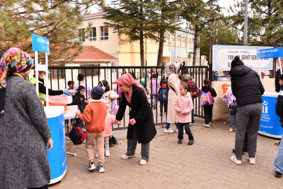 Tepebaşı'nın İlköğretim Öğrencilerine Beslenme Desteği Sürüyor