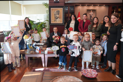 Çocuk Gülerse Dünya Güler