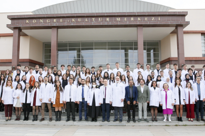 ESOGÜ'lü Genç Diş Hekimi Adayları Beyaz Önlüklerini Giydi