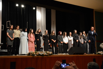 Liseli Gençler Anadolu Türkülerinin Sesini Yükseltti