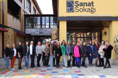 ''Cumhuriyet Kadını ve Giysilerle Anılar'' Atölyesi Büyük İlgi Gördü