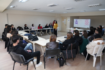 Gençleri Bilgilendirme Çalışmaları Sürüyor